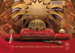 Hungary #4620 - 2022 Fundamental Law of Hungary: Crown of St. Stephen, Perf., S/S (MNH)